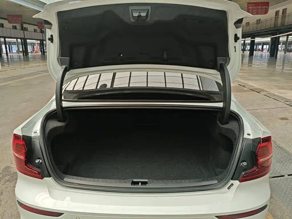 Volvo S60 — миниатюра 19