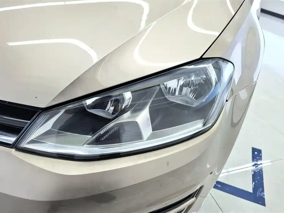 Volkswagen Golf 2015 1.6L AT Fashion