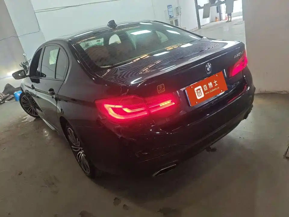 BMW 5 Series — миниатюра 7