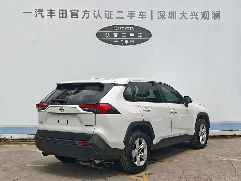 Toyota RAV4 — миниатюра 5