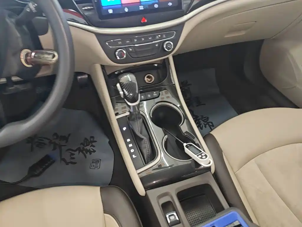 Buick Verano — миниатюра 10