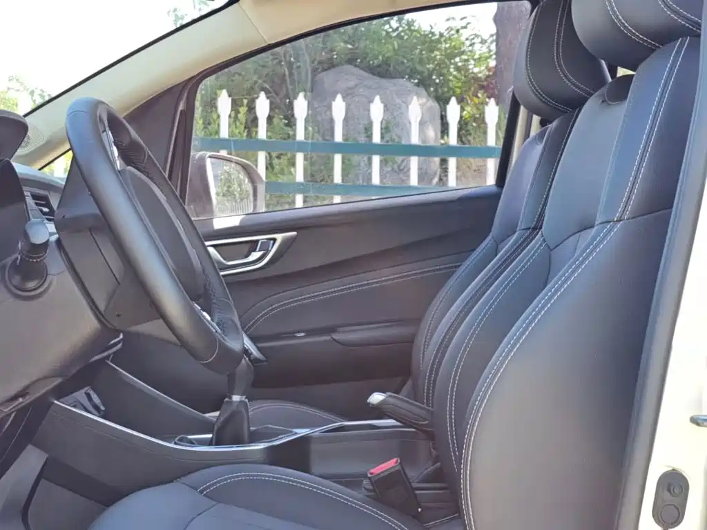 Geely Vision X3 — миниатюра 10