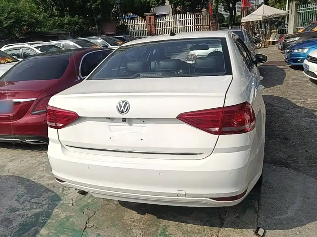 Volkswagen Lavida — миниатюра 6