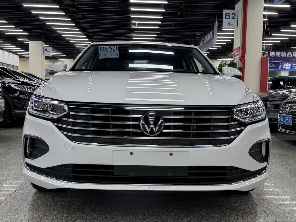 Volkswagen Lavida — миниатюра 2