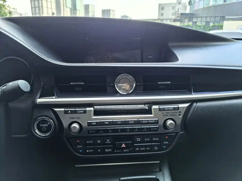 Lexus ES — миниатюра 9