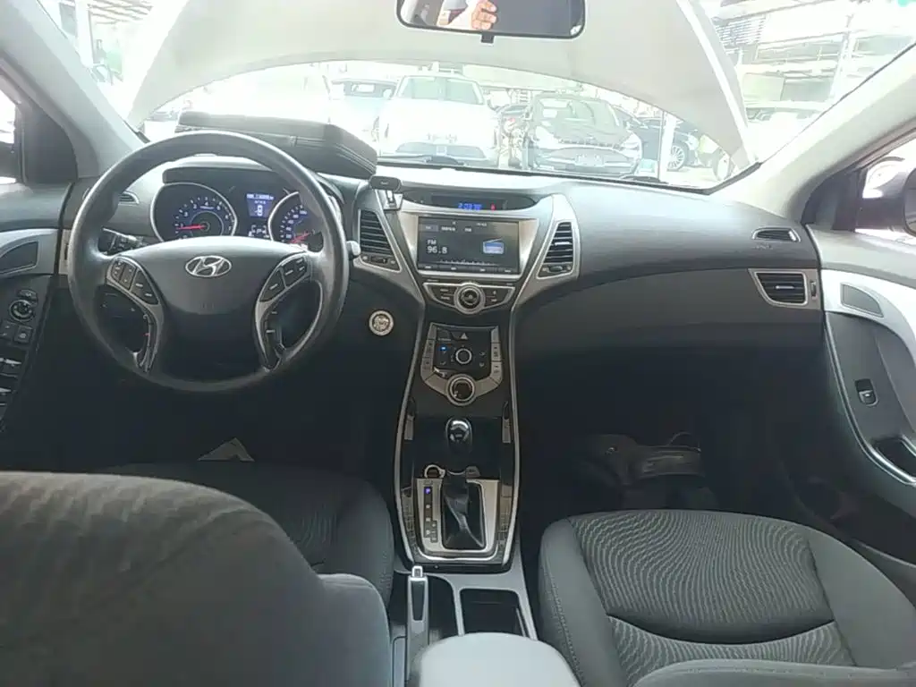 Hyundai Elantra Langdong — миниатюра 10