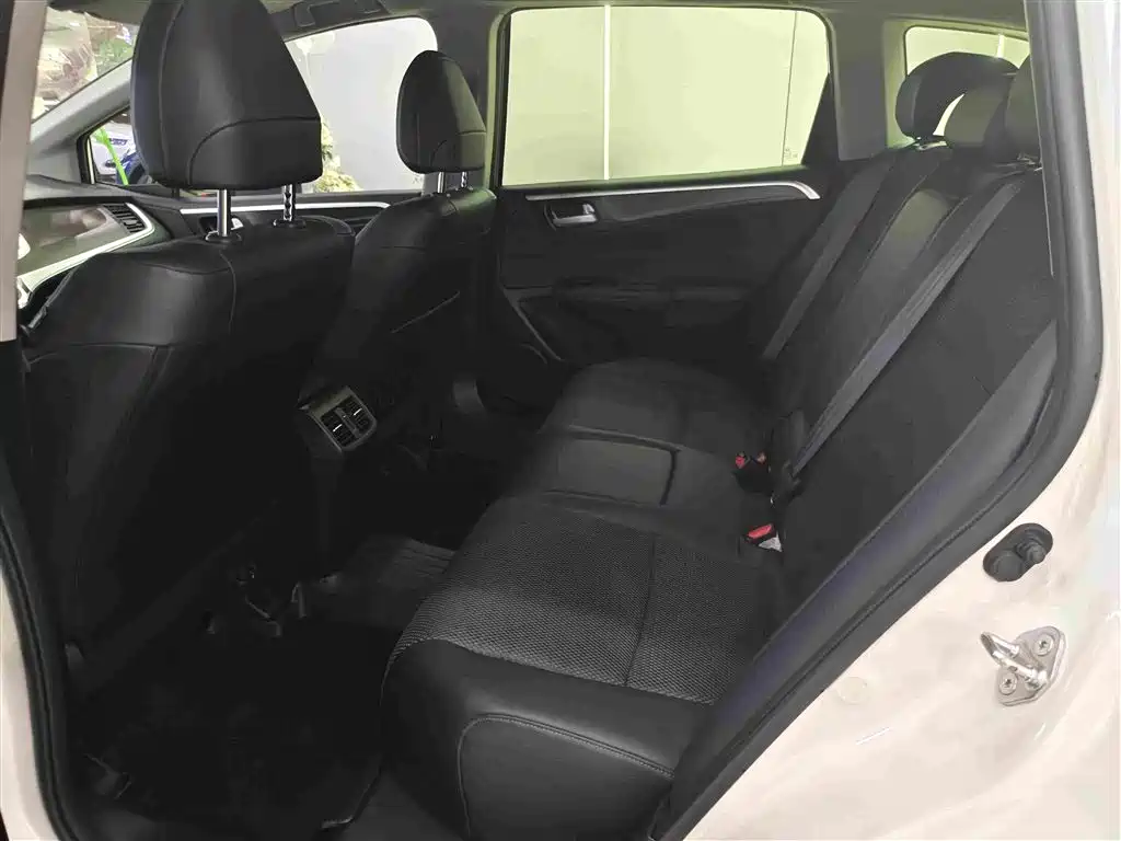 Honda Jade — миниатюра 5