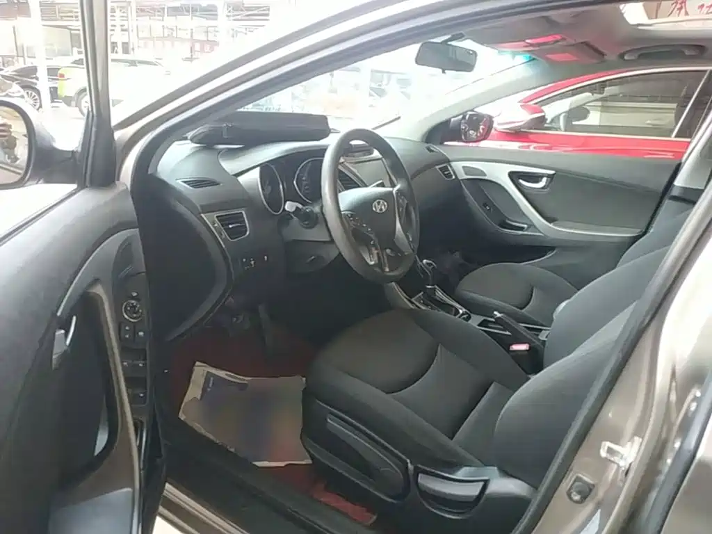 Hyundai Elantra Langdong — миниатюра 16