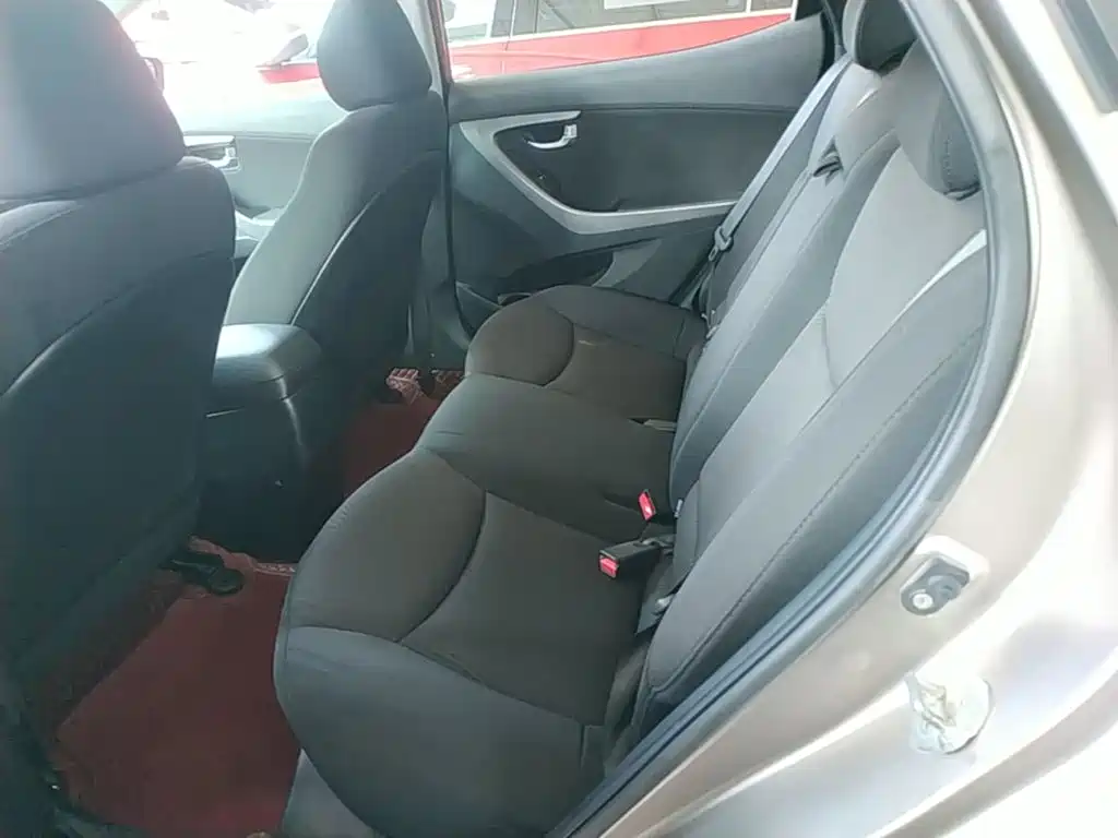 Hyundai Elantra Langdong — миниатюра 17