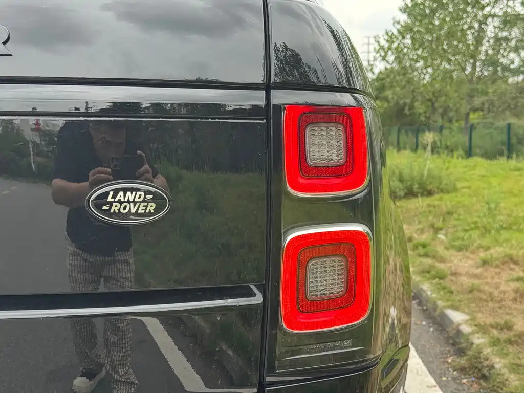 Land Rover Range Rover — миниатюра 8