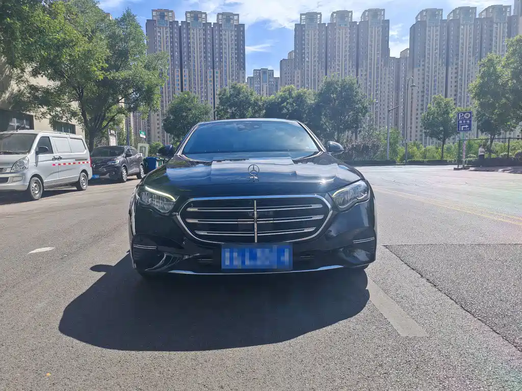 Mercedes-Benz E-Class — миниатюра 2