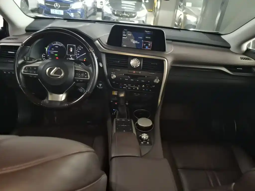 Lexus RX — миниатюра 10