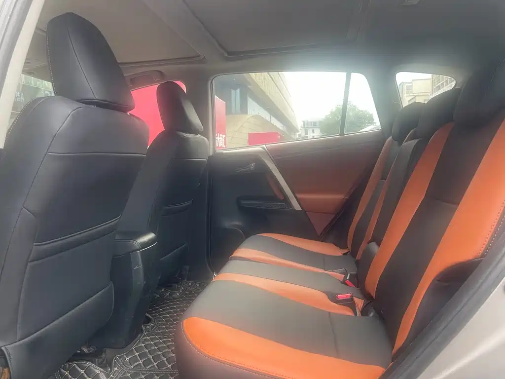Toyota RAV4 — миниатюра 3