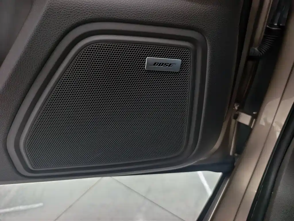 Porsche Macan — миниатюра 13