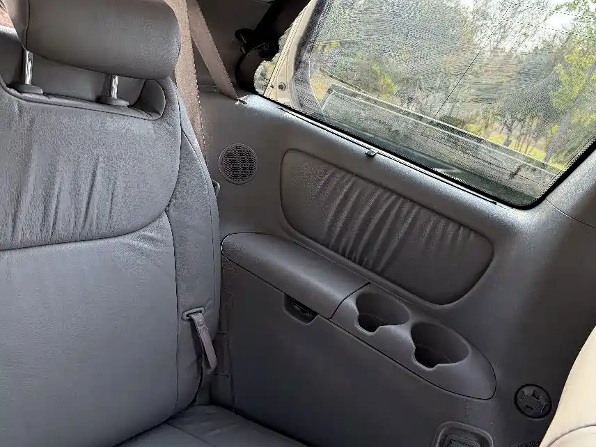 Toyota Sienna — миниатюра 11