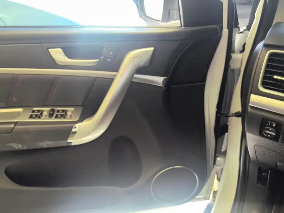 Haval M6 — миниатюра 7