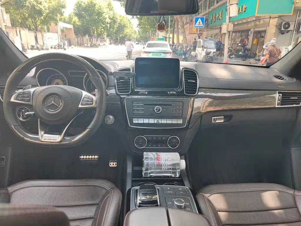 Mercedes-Benz GLE AMG — миниатюра 12