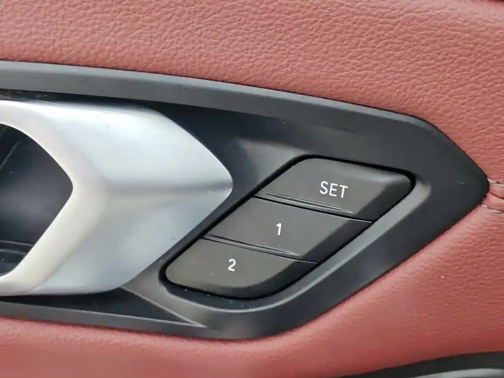 BMW 3 Series — миниатюра 13