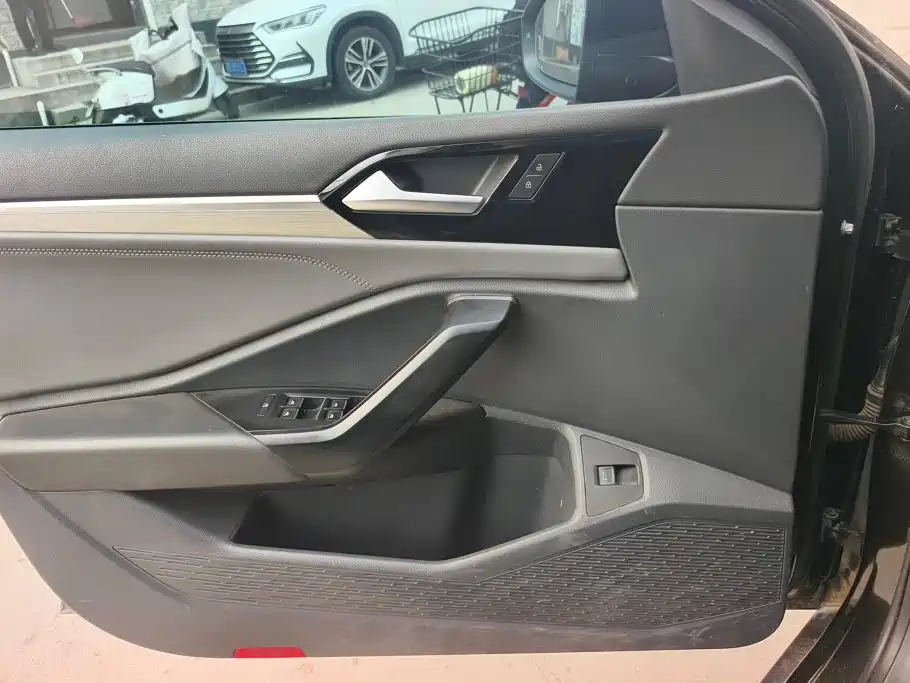 Volkswagen Sagitar — миниатюра 7