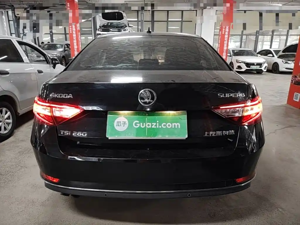 Skoda Superb — миниатюра 6
