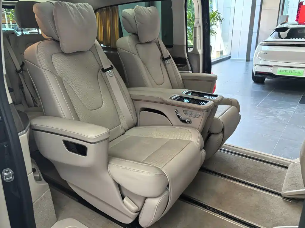 Mercedes-Benz V-Class — миниатюра 10