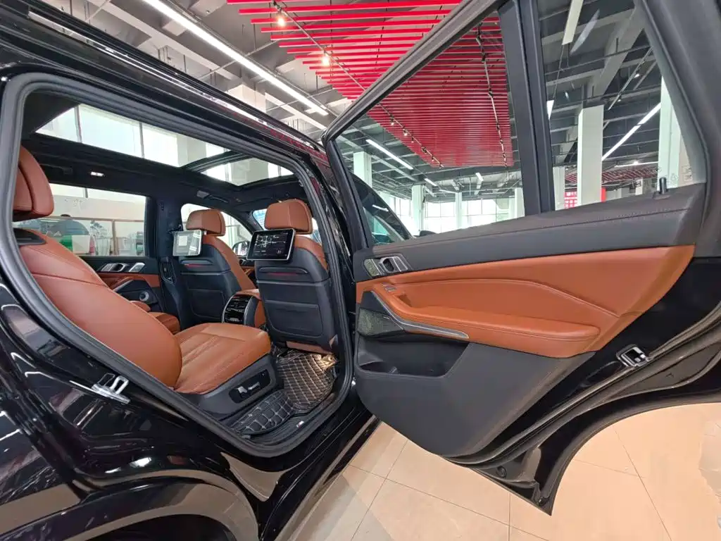 BMW X7 — миниатюра 18