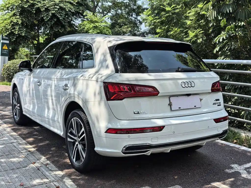 Audi Q5L — миниатюра 8