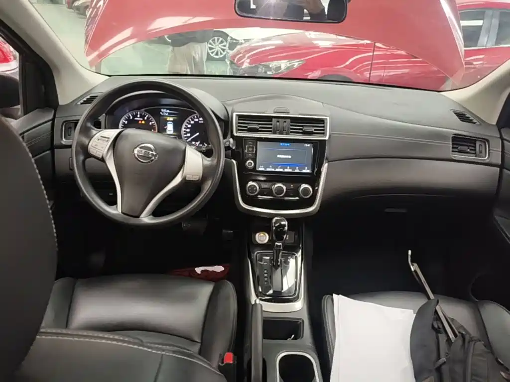 Nissan Tiida — миниатюра 10