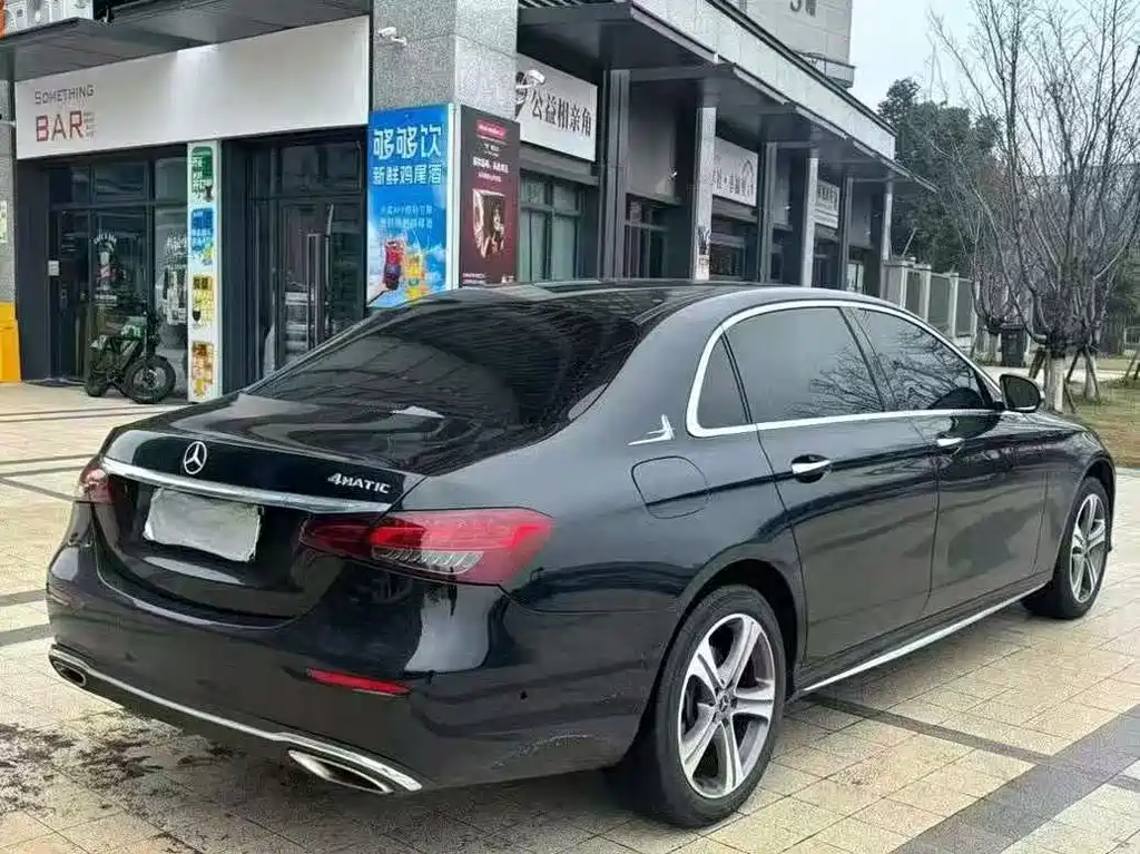 Mercedes-Benz E-Class — миниатюра 7