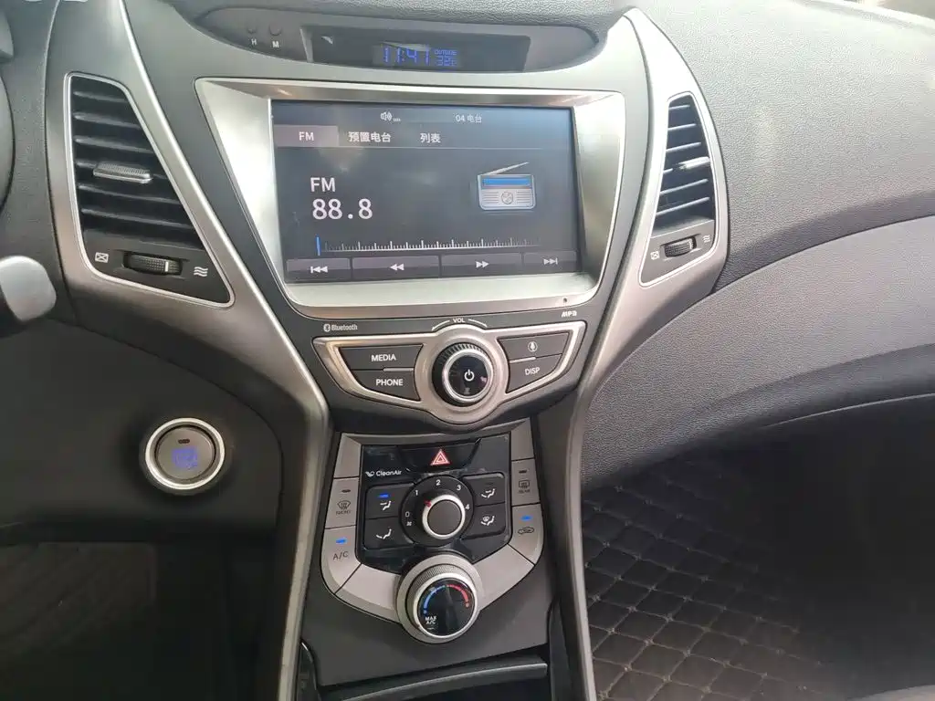Hyundai Elantra Langdong — миниатюра 9