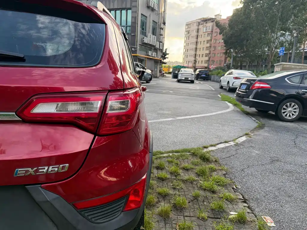 BAIC New Energy EX — миниатюра 13