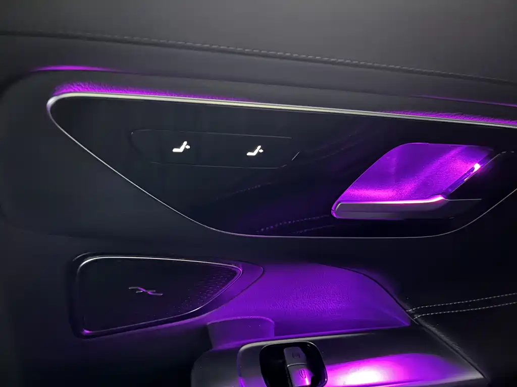 Mercedes-Benz C-Class — миниатюра 13