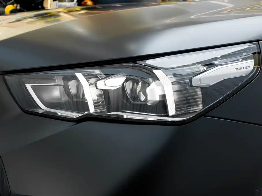 BMW 5 Series — миниатюра 8