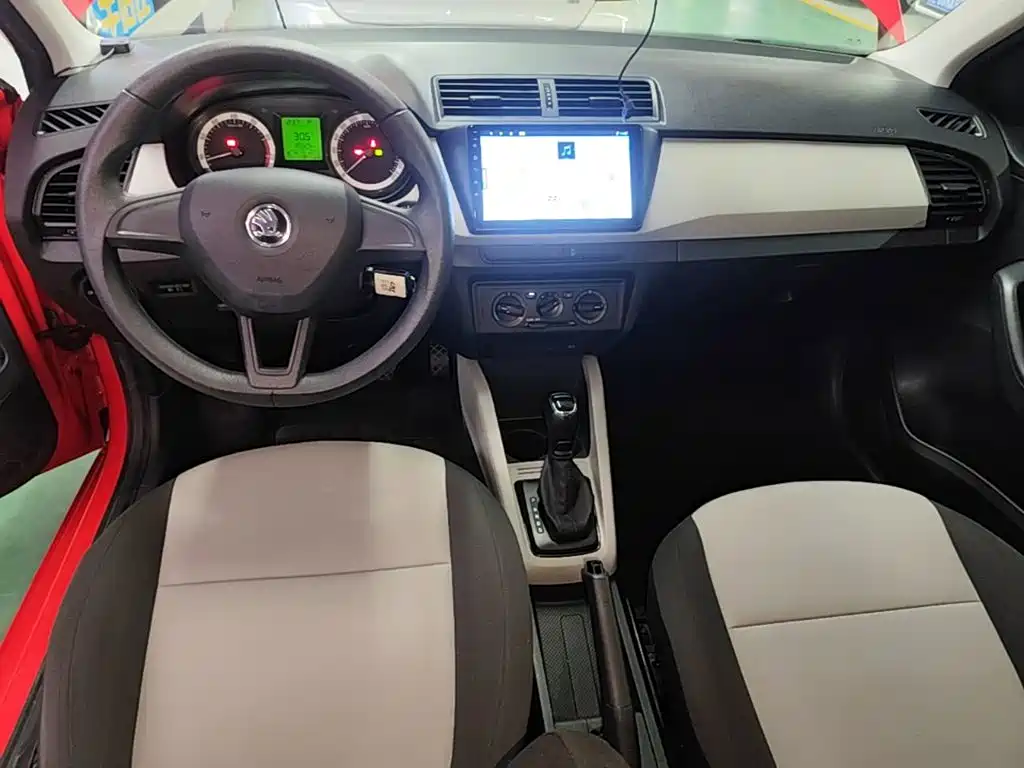 Skoda Fabia — миниатюра 13