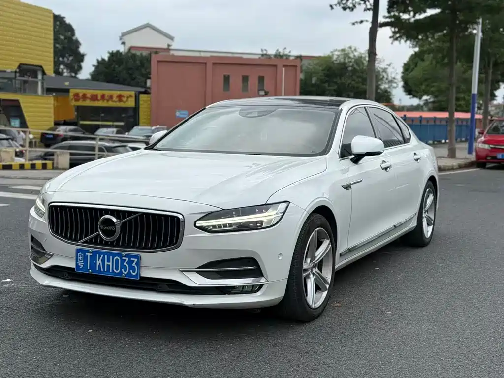 Volvo S90 — миниатюра 2