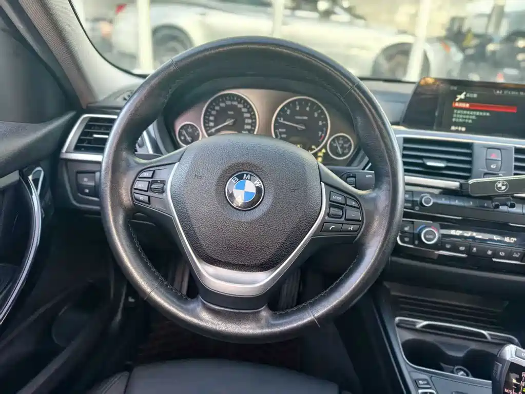 BMW 3 Series — миниатюра 8