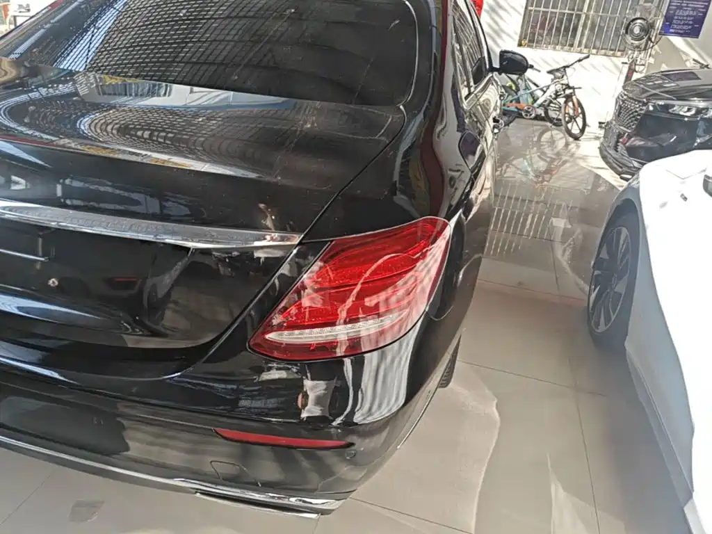 Mercedes-Benz E-Class — миниатюра 8