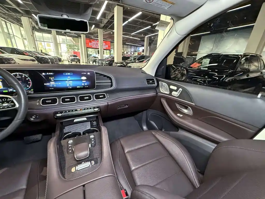 Mercedes-Benz GLE (Import) — миниатюра 40