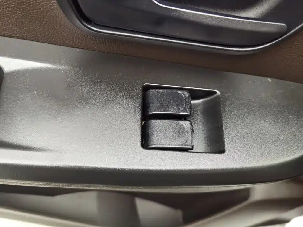 Wuling Hongguang V — миниатюра 9