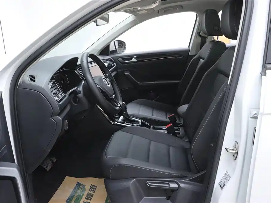 VOLKSWAGEN T ROC EXPLORING SONGS