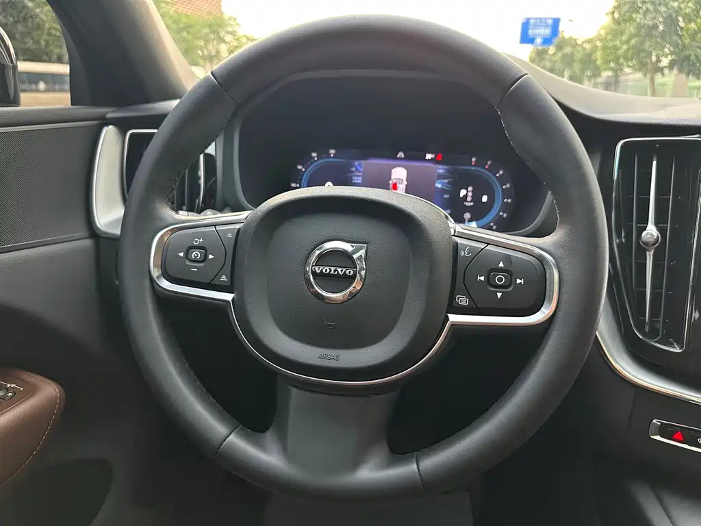Volvo XC60 — миниатюра 14