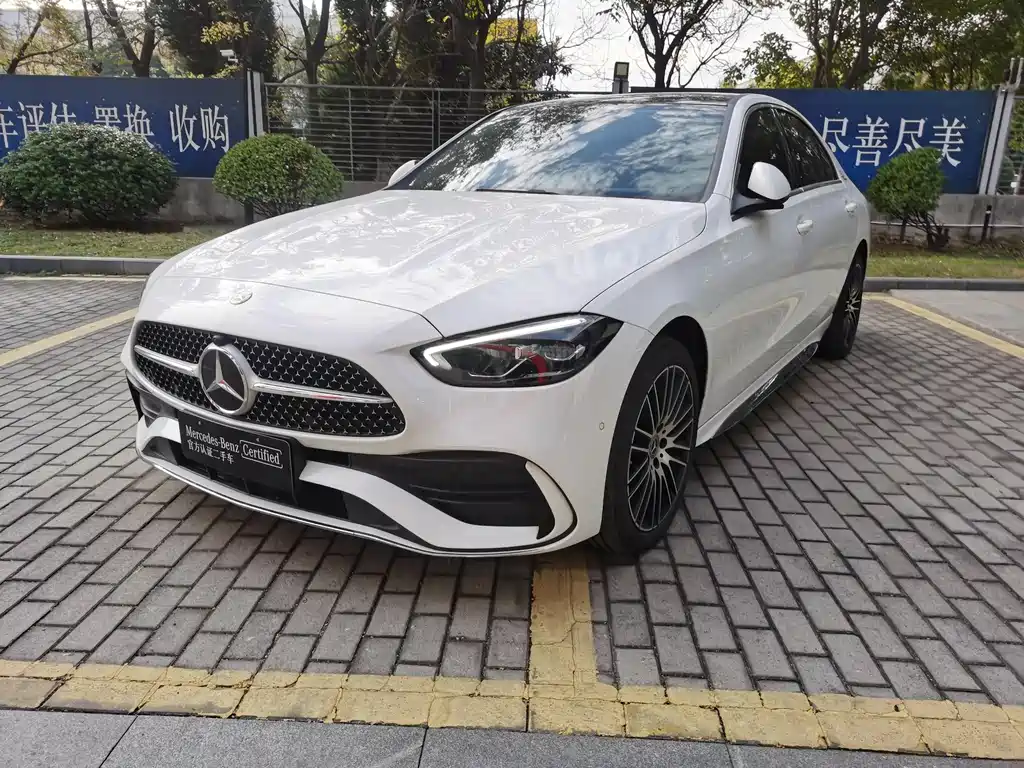 Mercedes-Benz C-Class 2025