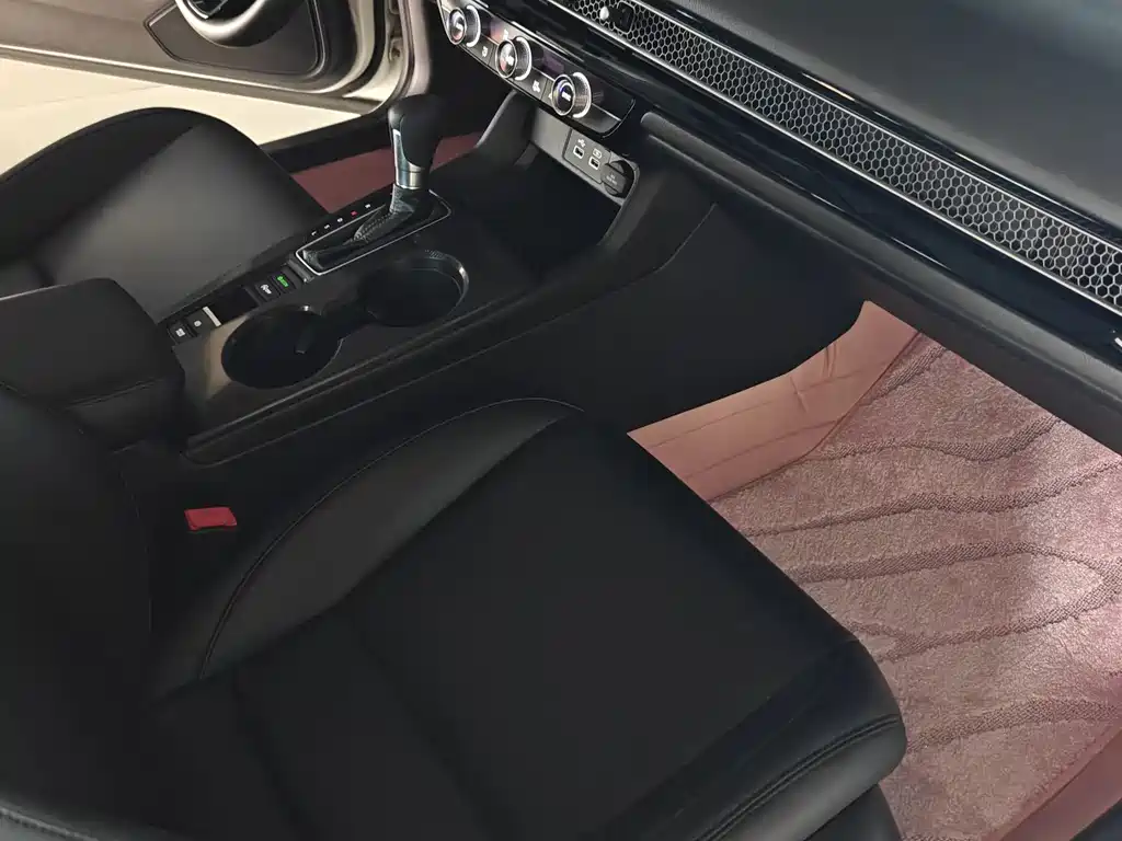 Honda Civic — миниатюра 8