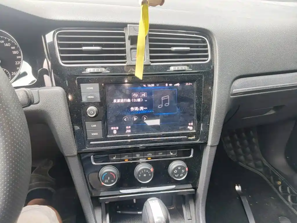 Volkswagen Golf — миниатюра 13