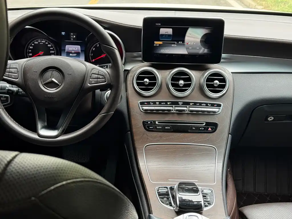 Mercedes-Benz GLC — миниатюра 9