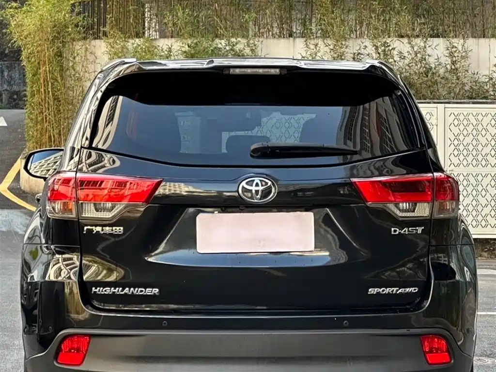 TOYOTA HIGHLANDER
