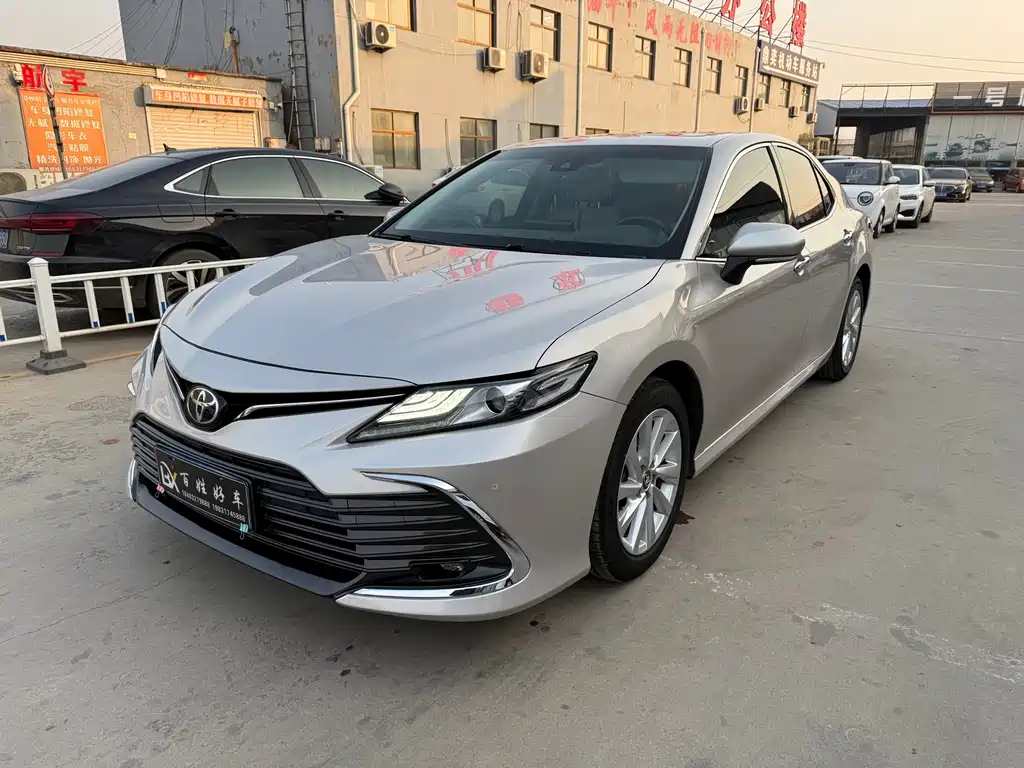 TOYOTA CAMRY