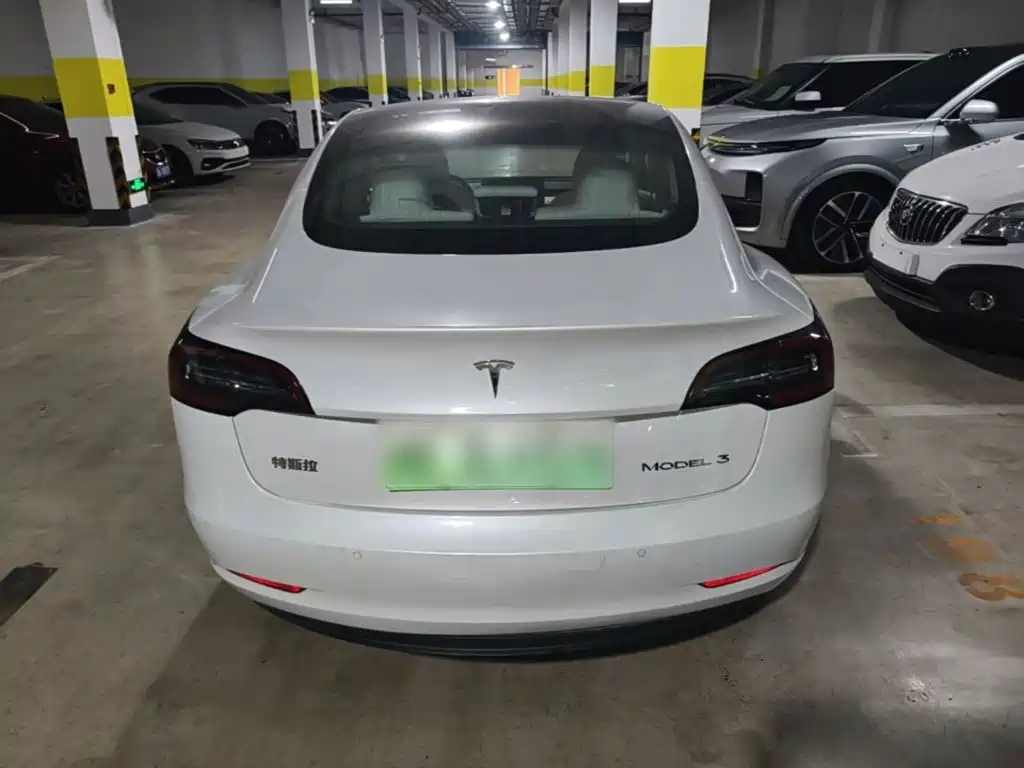 Tesla Model 3 — миниатюра 6