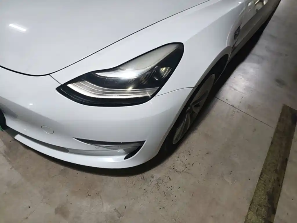 Tesla Model 3 — миниатюра 24