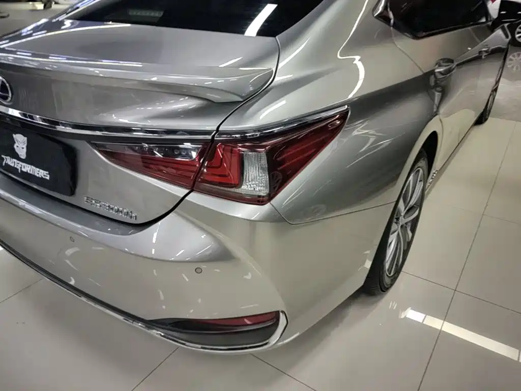 Lexus ES — миниатюра 8